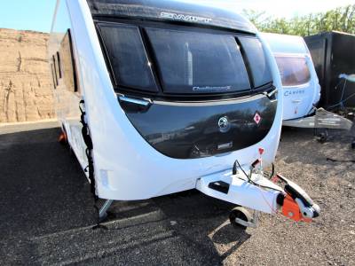 Swift Challenger Hi Style X850 4 Berth Caravan