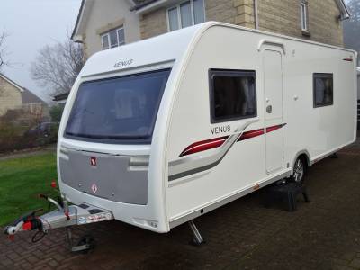 Lunar Venus 540/4 - 2017- 4 Berth - End Washroom - Caravan For Sale