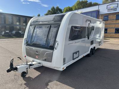 Buccaneer Clipper | Bedroom | End Bathroom | 4-berth | Full Shower Enclosure |